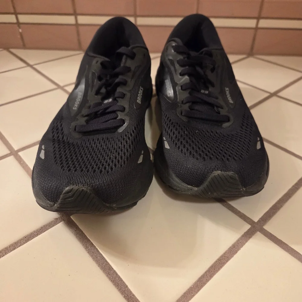 Brooks Adrenaline GTS 23 Mens Running Shoes Black 1203811B020 Size 8.5 Medium